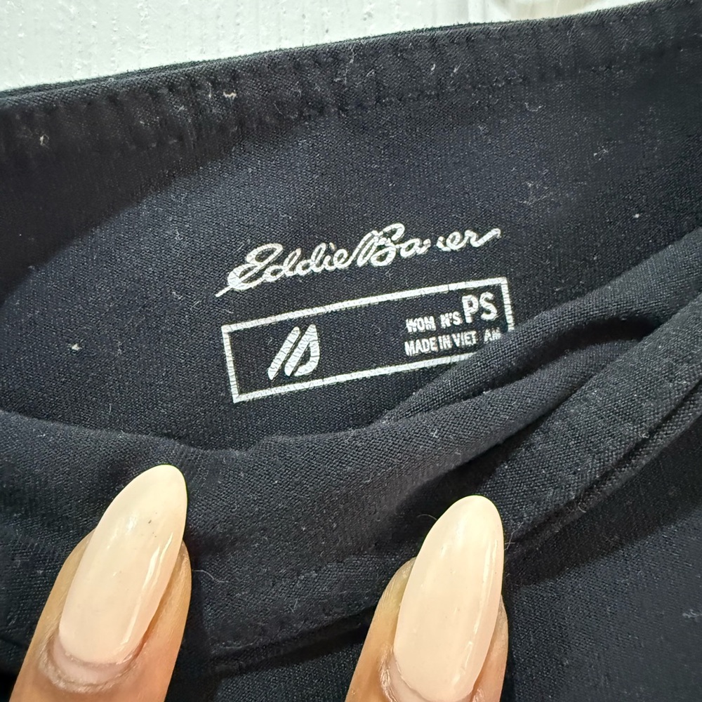 Eddie Bauer Women's Black Cargo style Pants - Picture 3 of 3